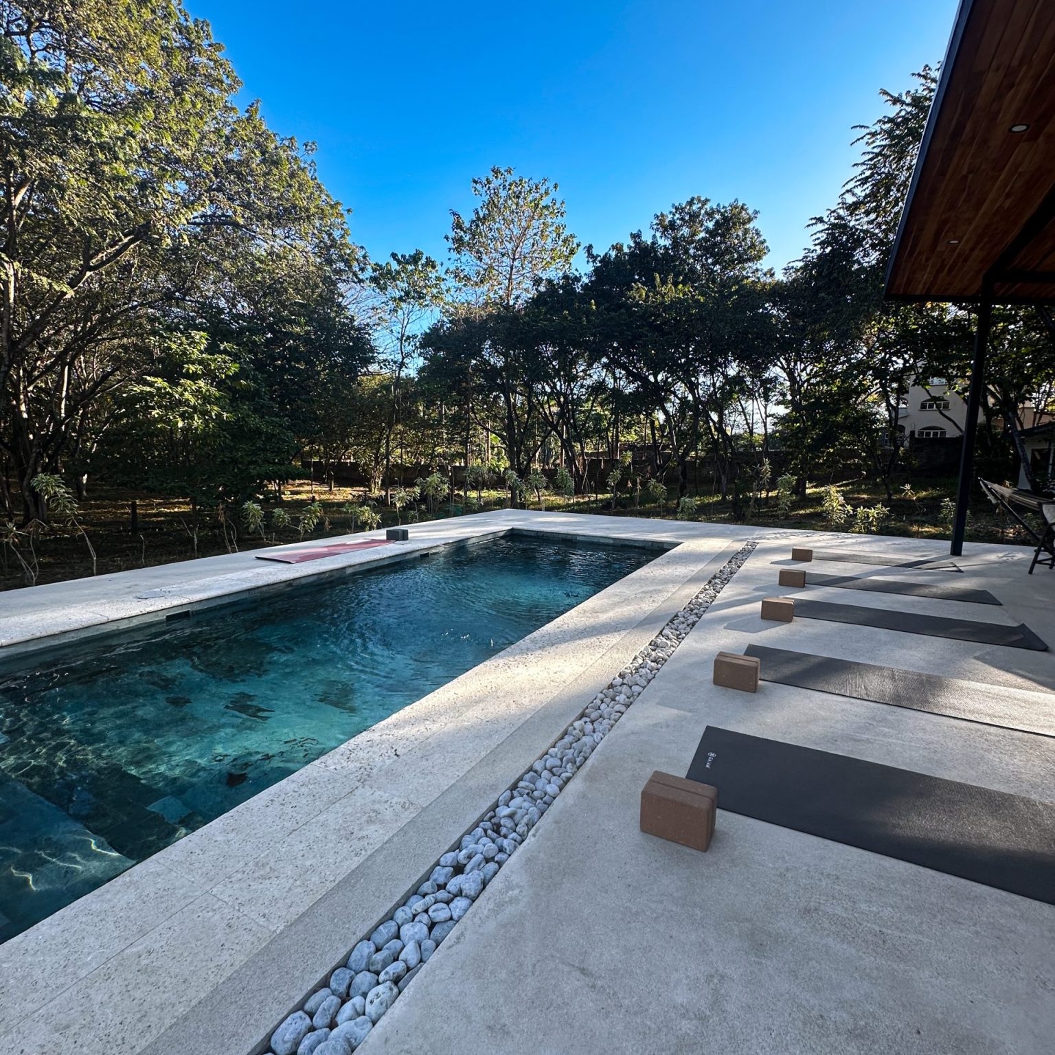 delalma-retreat-costarica-beach house