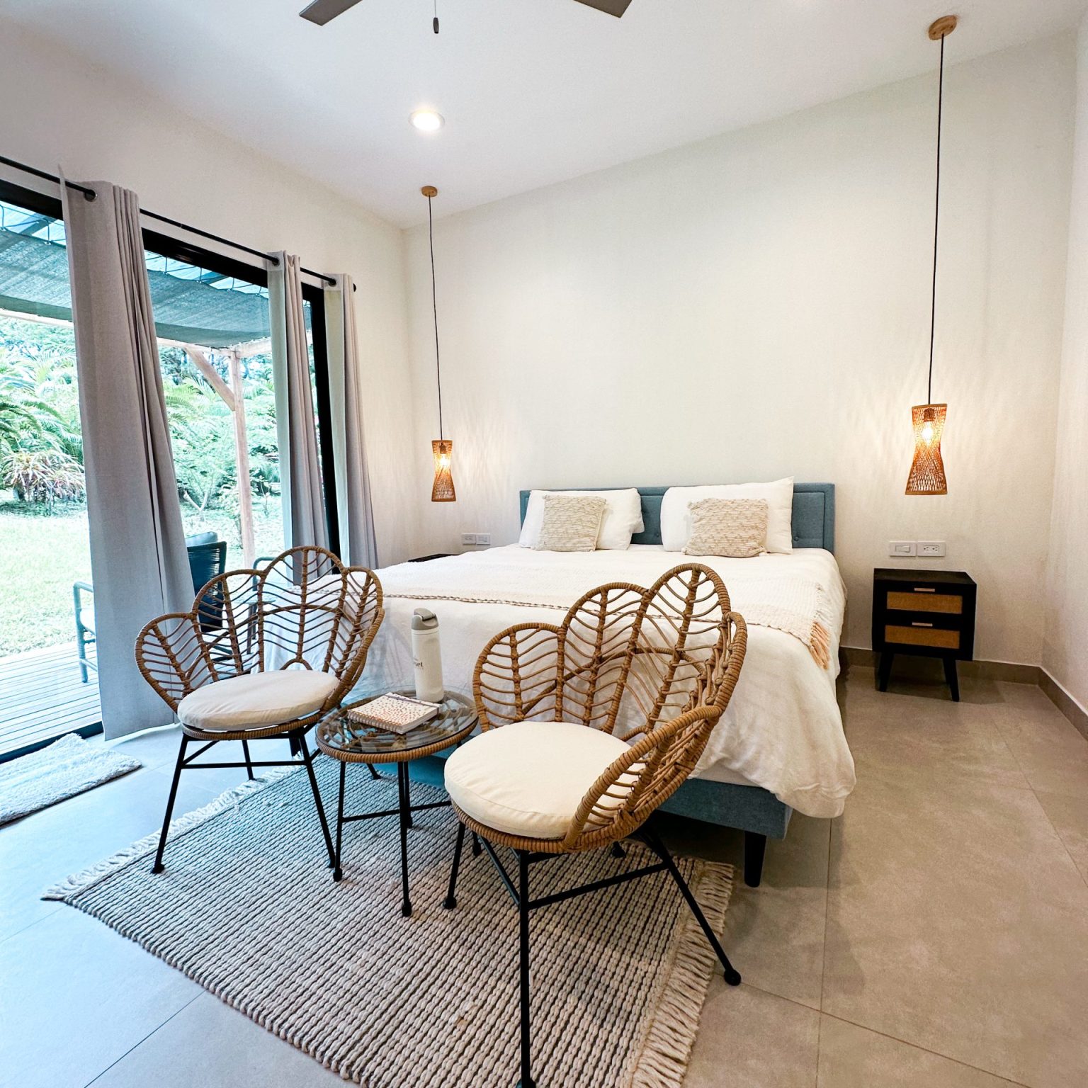 delalma-retreat-costarica-beach house