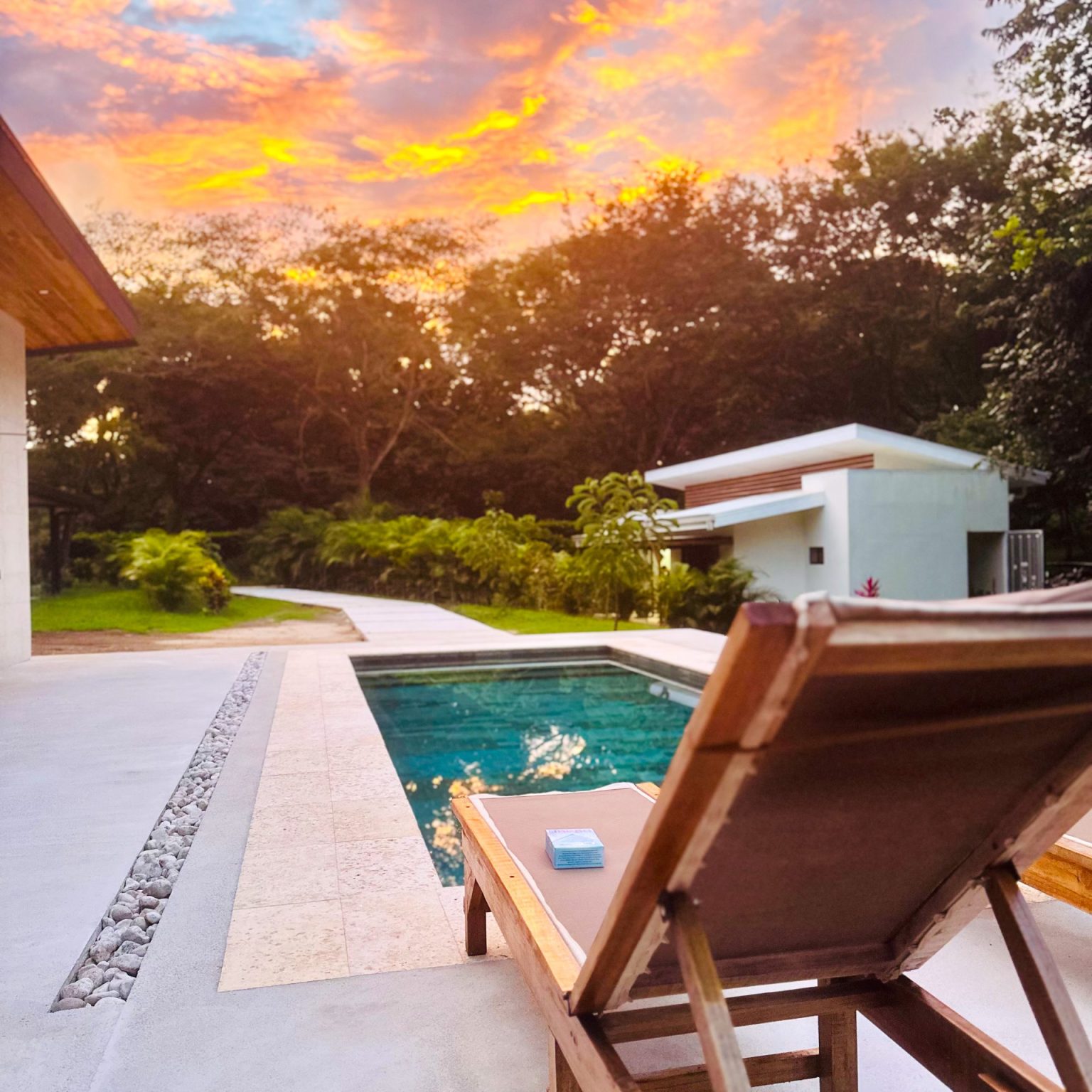 delalma-retreat-costarica-beach house
